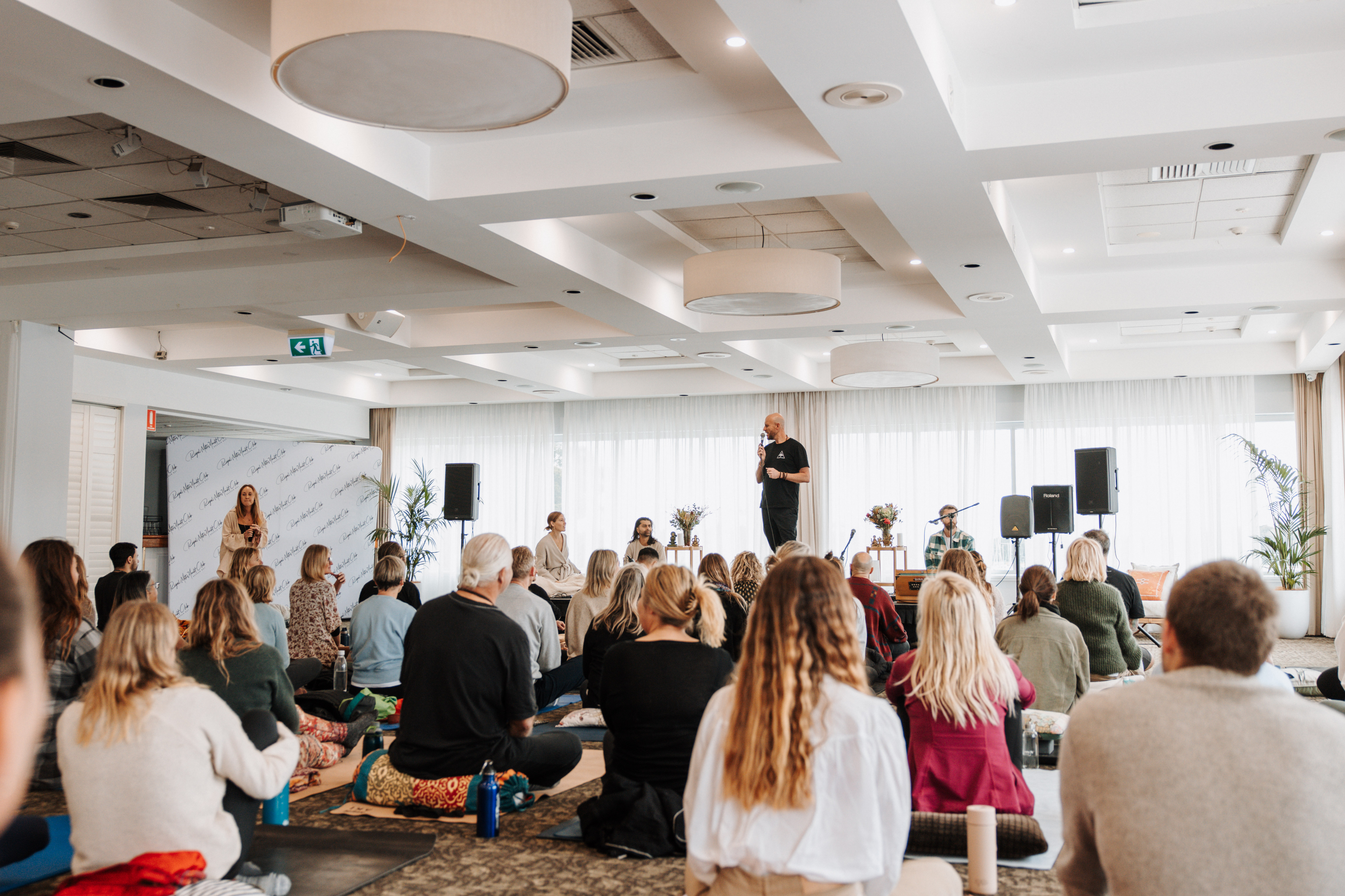 Geoff Rupp presenting to a full room at a Find Your Calm event, Sydney
